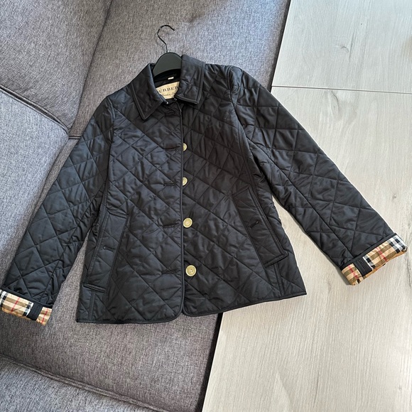Burberry diamond quilted jacket - size small. Black - Picture 7 of 11